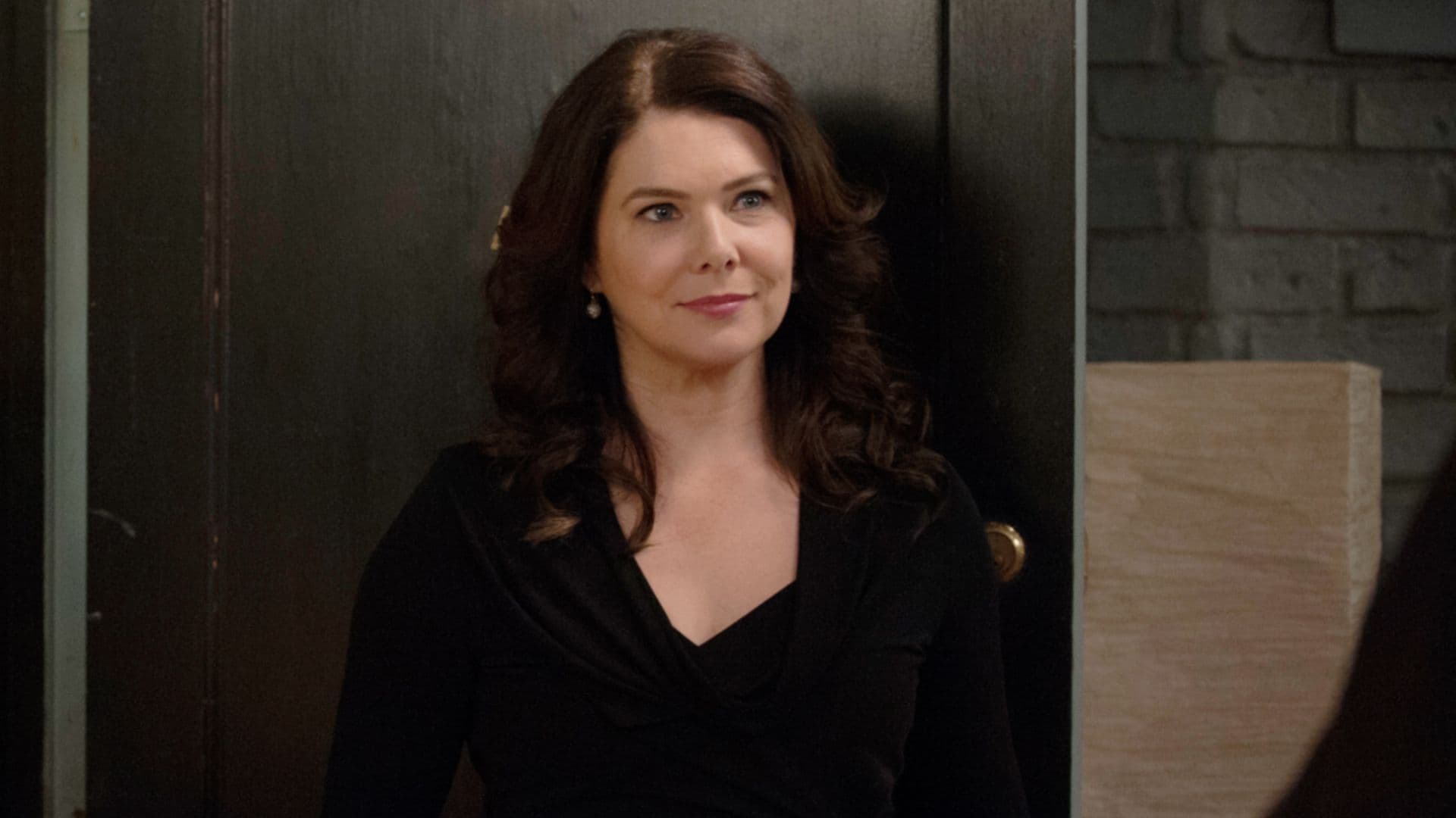 Paramount+ Officially Releases Lauren Graham's 6-Season Gilmore Girls Replacement in Just 1 Day series breakdown cover image