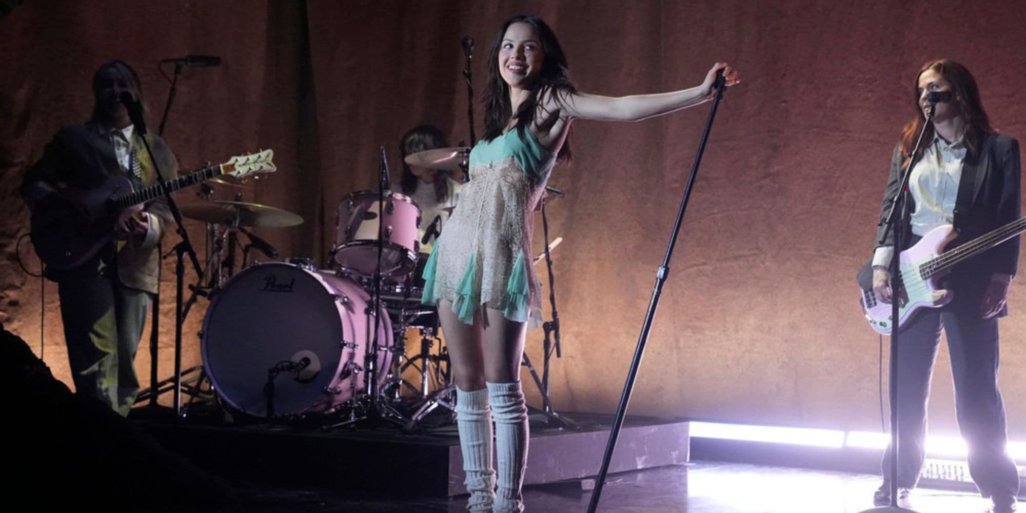 7 Biggest Records Olivia Rodrigo Has Broken cover image