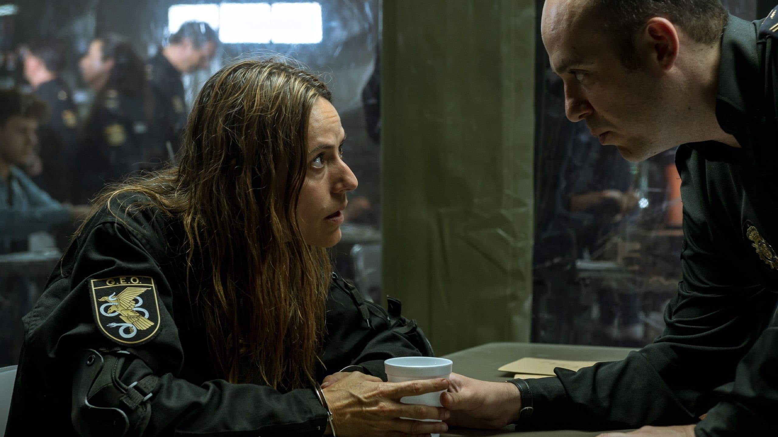 Netflix's 2-Part Crime Thriller Was So Good, It Got 3 Extra Seasons & Multiple Spinoffs series breakdown cover image