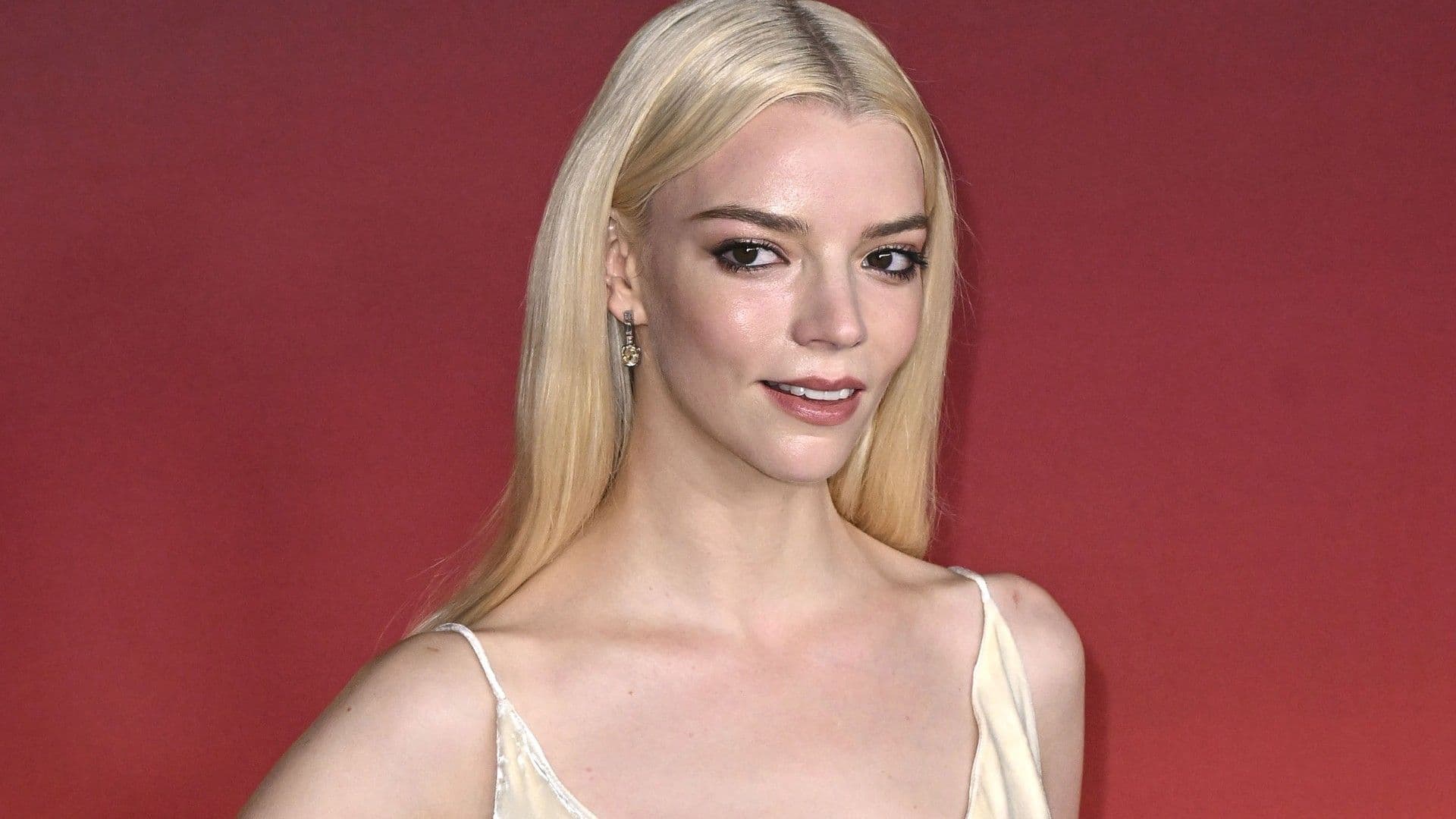 Timothy Olyphant & Anya Taylor-Joy’s New Thriller Skyrockets As Apple TV’s #1 Series cover image