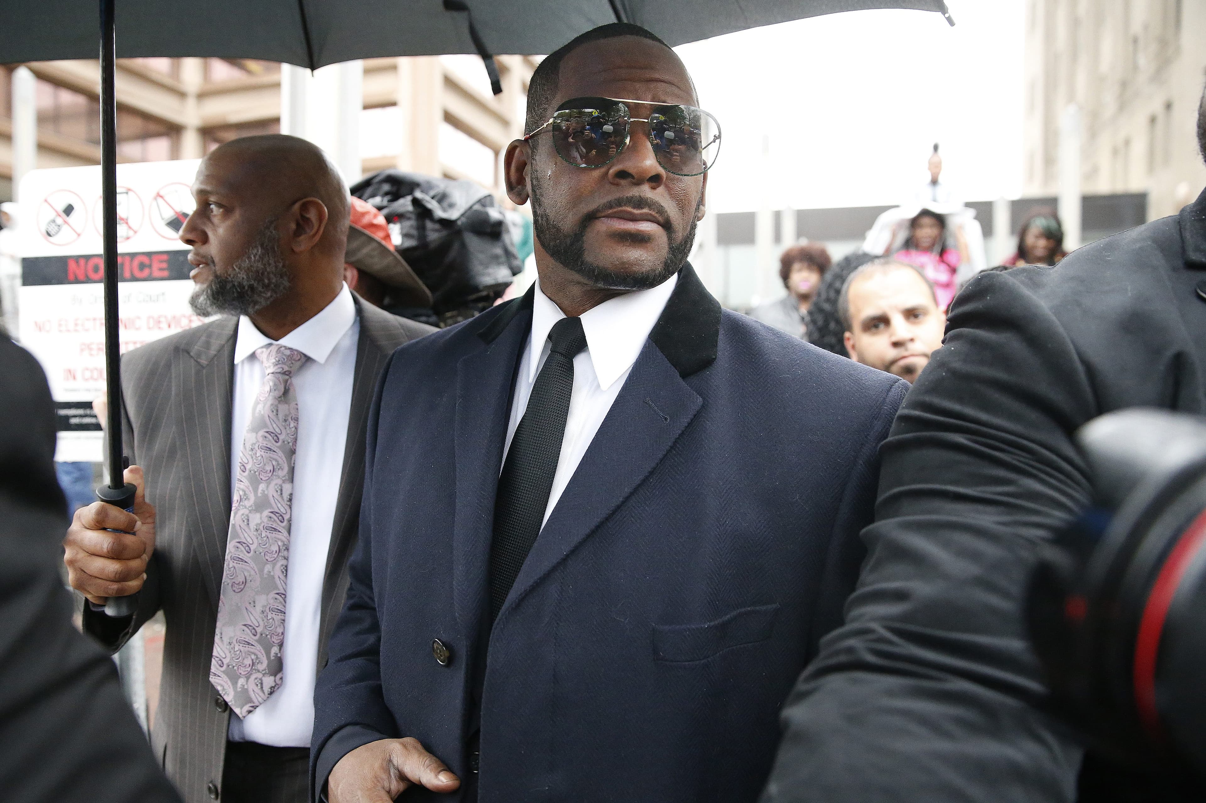 R. Kelly Formally Asks Trump to Commute 30-Year Sentence cover image