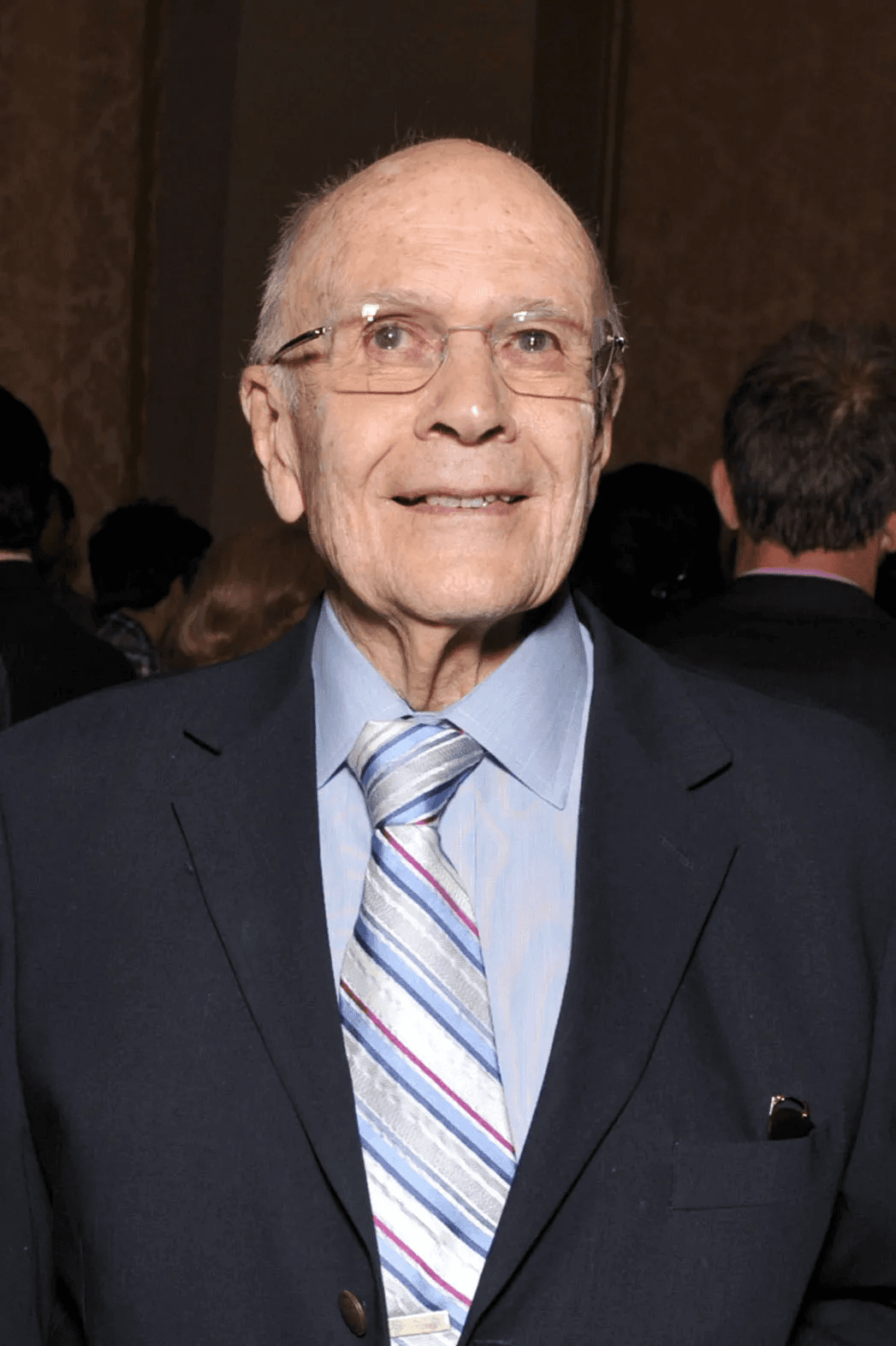 Dixon Dern, Influential Entertainment Lawyer, Dies at 97 cover image