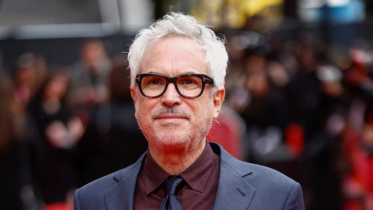 Alfonso Cuarón to Make First Korea Visit for Busan Film Festival movies cover image