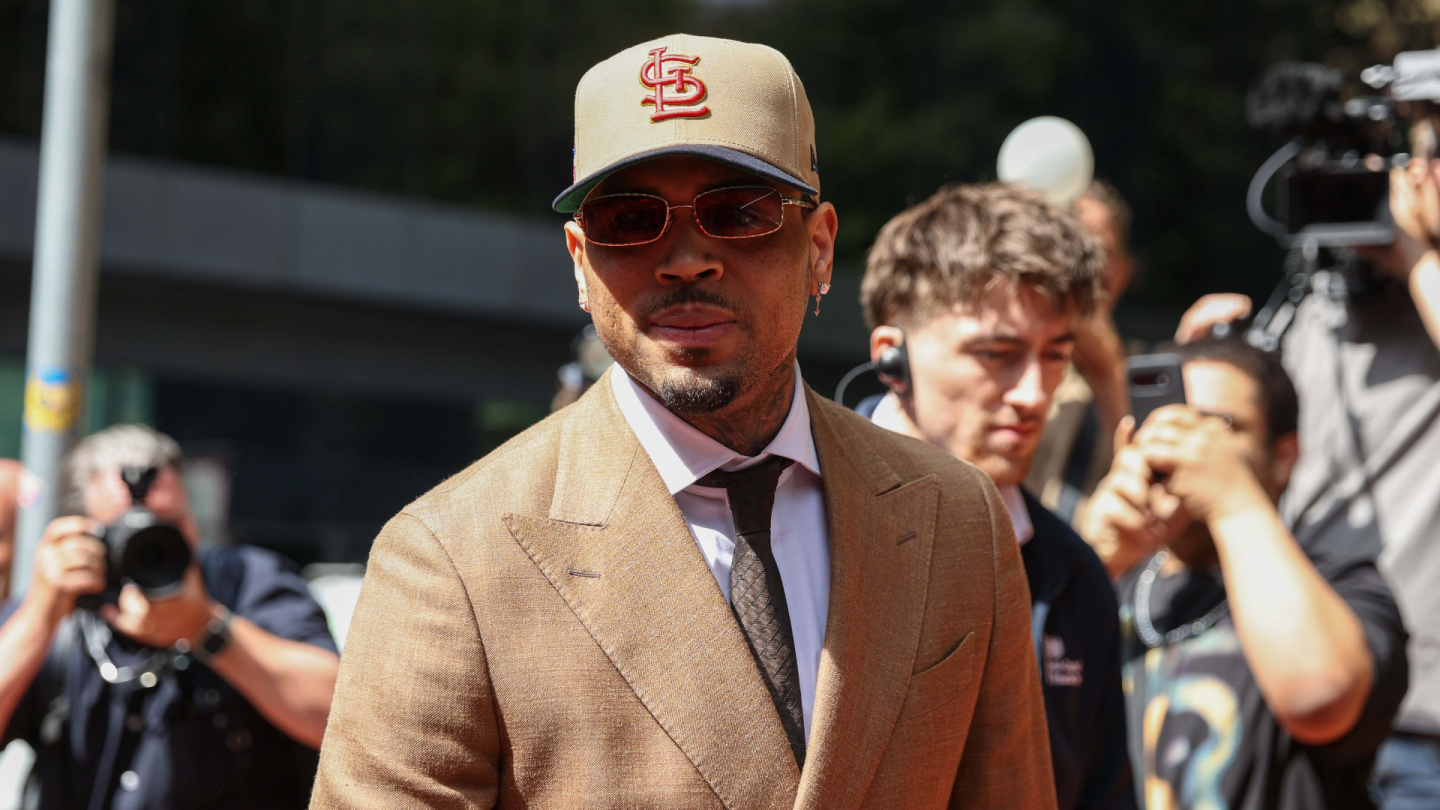 Chris Brown Criticizes Texas State Rep. Venton Jones Amid Honor Controversy news cover image