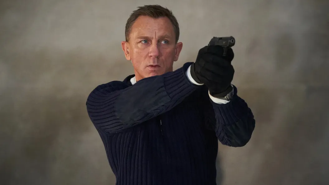 Christopher Nolan’s 'Tenet' Highlights His Unique Bond Approach movies cover image