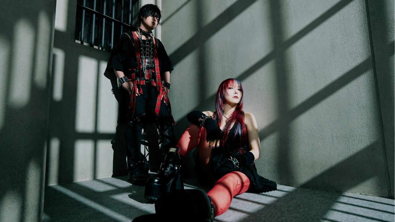 Cö shu Nie performing at Japan Expo Paris