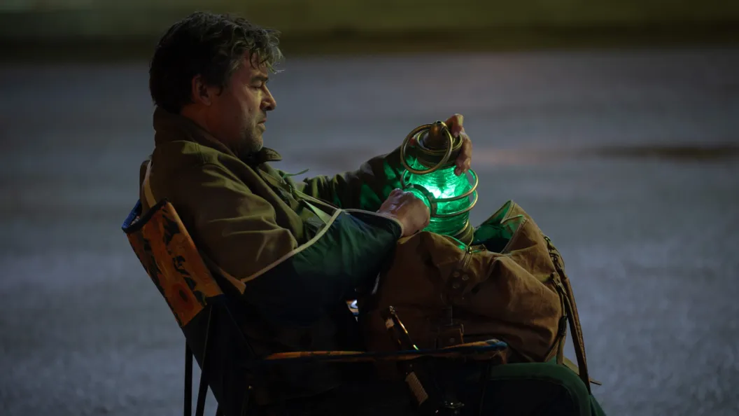 New Hal Jordan Halloween Costume Raises Spoiler Concerns for Lanterns news cover image