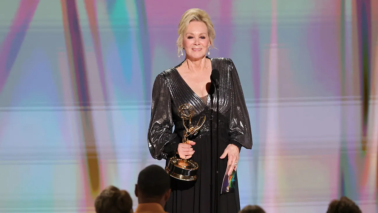 Jean Smart Makes History With Fifth Best-Actress Emmy Win for ‘Hacks’ news cover image