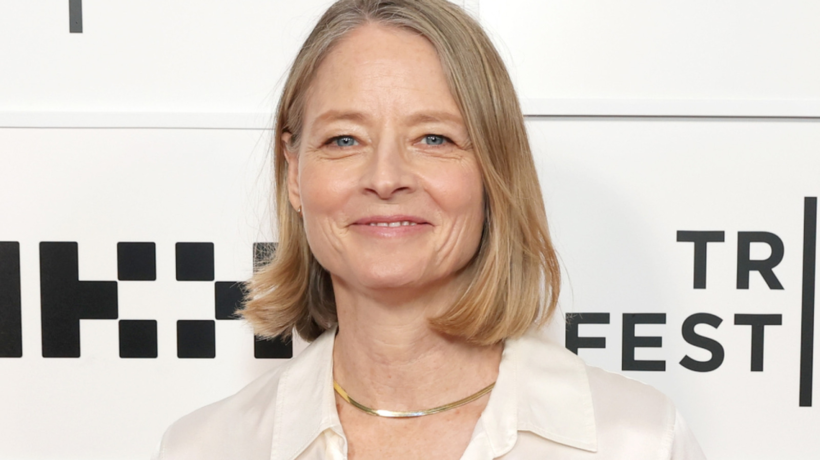 Jodie Foster Discusses Identity in New Quote series cover image