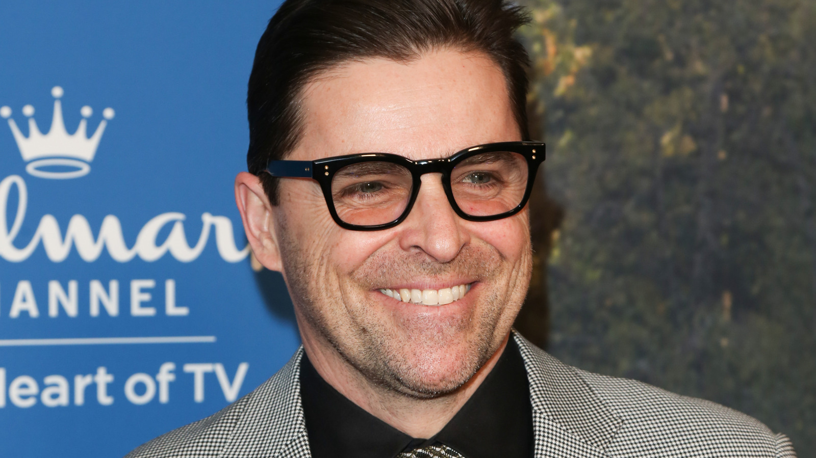 Kavan Smith: From Supernatural Villain to Heartthrob in When Calls the Heart series cover image