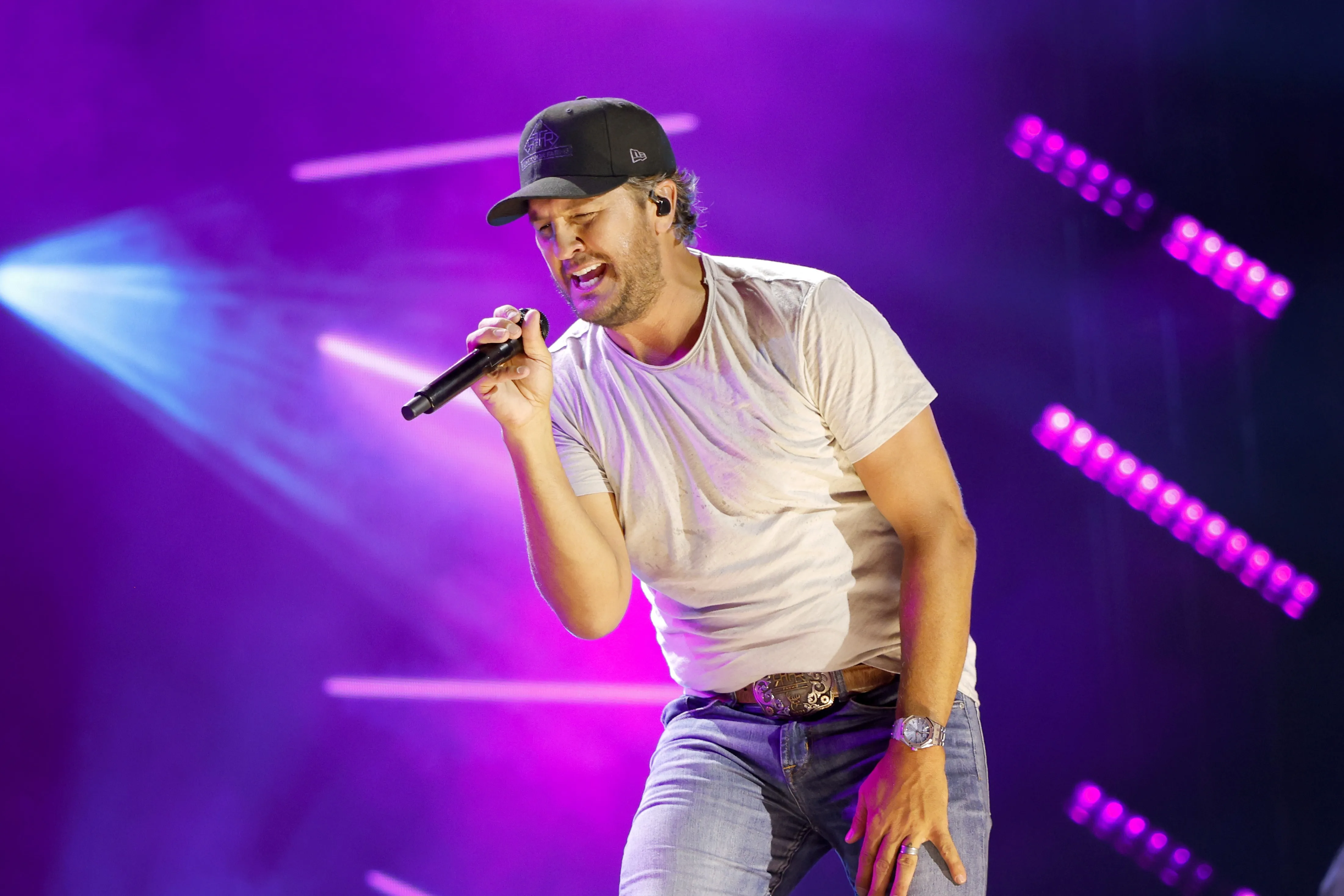 Luke Bryan exclusive concert in Roku City
