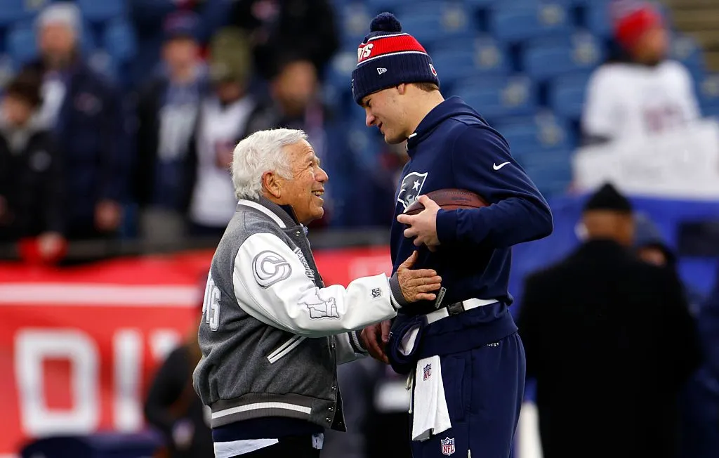 New England Patriots Host Pittsburgh Steelers Amid Controversy news cover image