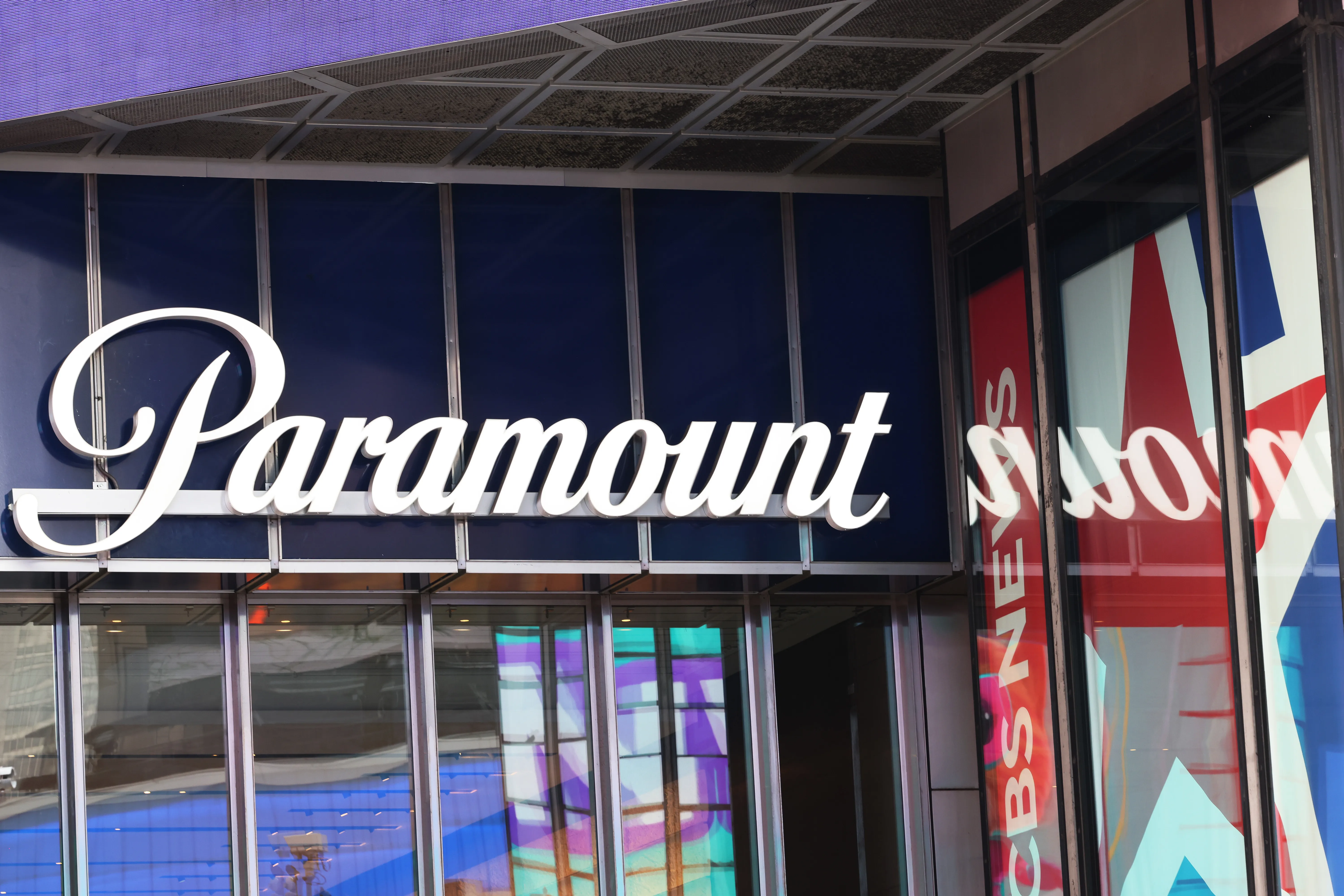 Paramount news article related photo