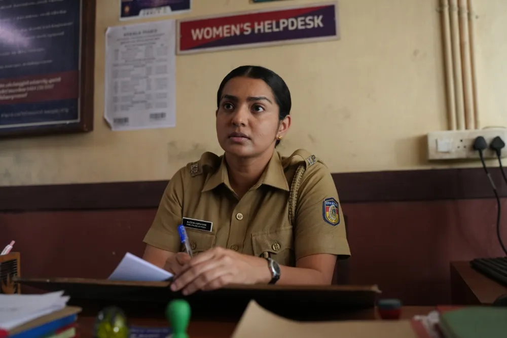 Parvathy Thiruvothu as Aleena Abraham in ‘Pradhama Drishtiya Kuttakkar’