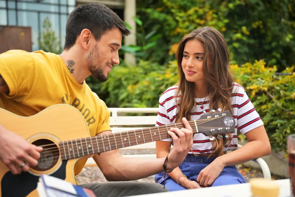 Prime Video Announces Release Date for Latin American Series ‘Mírame Así, El Camino de Noa’ series cover image