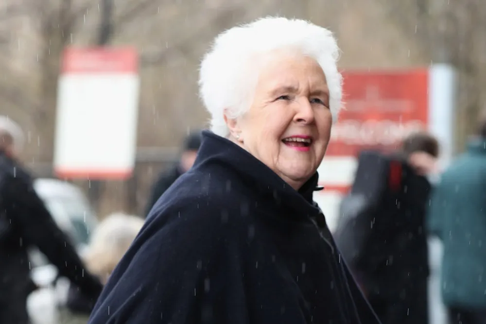 Stephanie Cole Dies: British Star Of ‘Open All Hours’ & ‘Doc Martin’ Was 84 news cover image