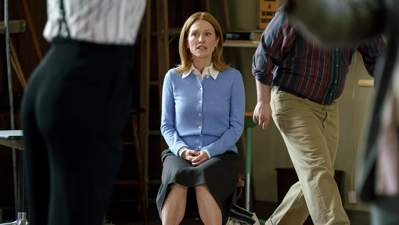 ‘The Debut’ Review: Julianne Moore and Paul Giamatti Shine news cover image