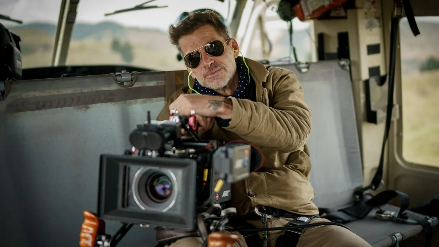 Zack Snyder Goes Indie with 'The Last Photograph' news cover image