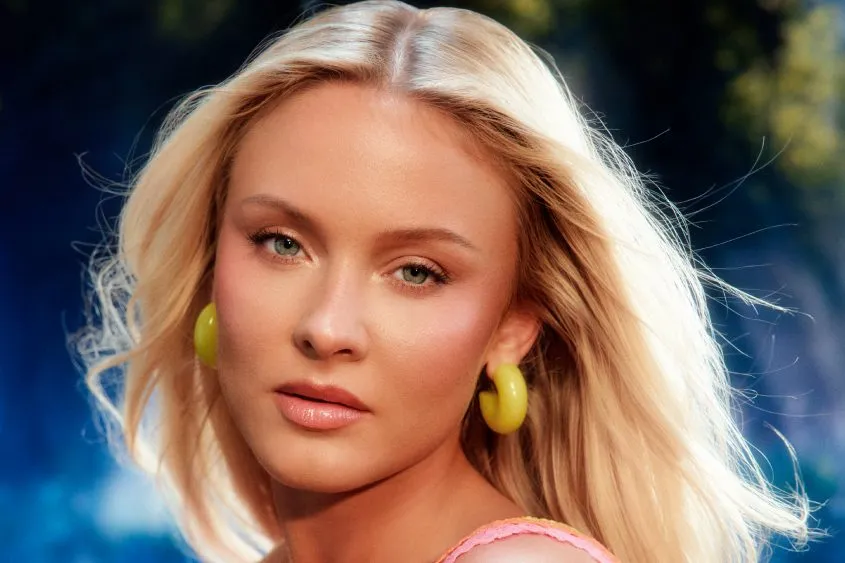 Zara Larsson Criticizes White House for Using 'Midnight Sun' in ICE Video news cover image